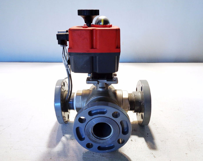 VALWORX 2" CF8M 3-WAY ACTUATED BALL VALVE W/ CPVC FLANGES, #561085A, #561101A