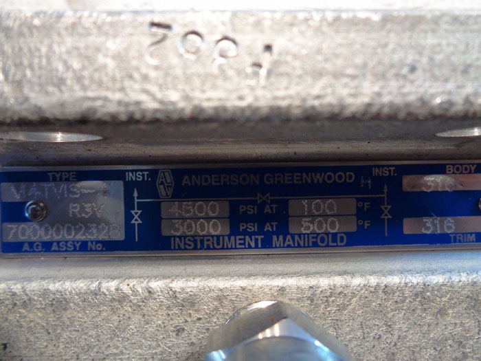 LOT OF (5) ANDERSON GREENWOOD 3-MANIFOLD VALVES M4TVIS-4-R3V
