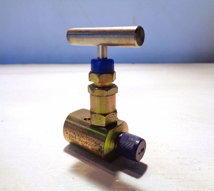 LOT OF (4) PRECISION INSTRUMENT 1/4" MANIFOLD NEEDLE VALVE P1M/M2W2TBOXK