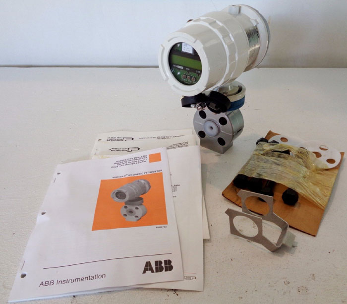 ABB MINI-MAG 1/2" MAGNETIC FLOWMETER, #10D1475YN02PL29AC11C1414E1