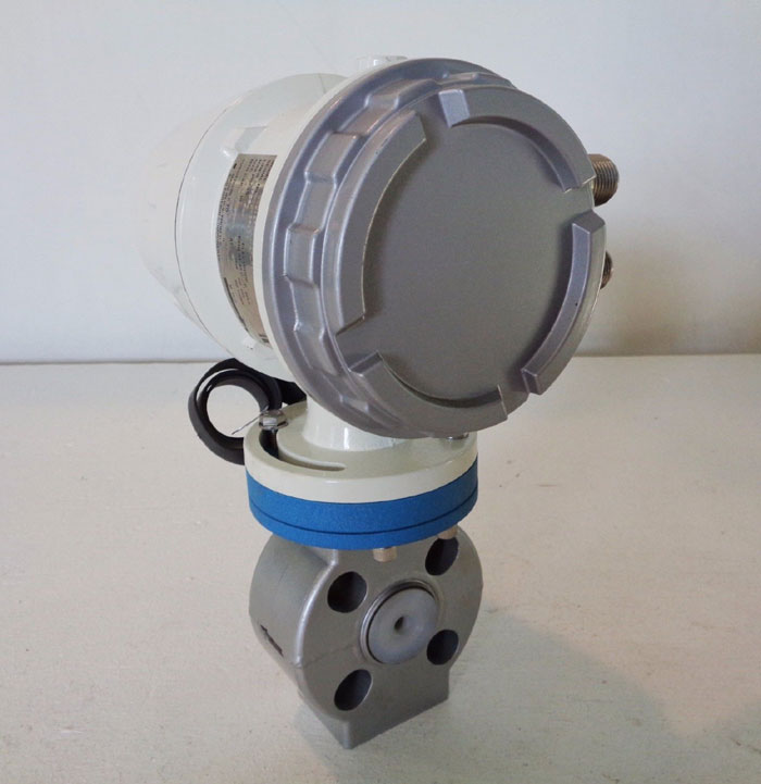 ABB MINI-MAG 1/2" MAGNETIC FLOWMETER, #10D1475YN02PL29AC11C1414E1