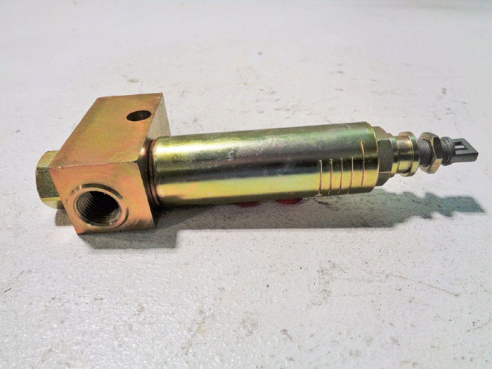 LOT OF (2) LINCOLN CENTRO-MATIC SL-1 INJECTOR ASSEMBLY 81770-1