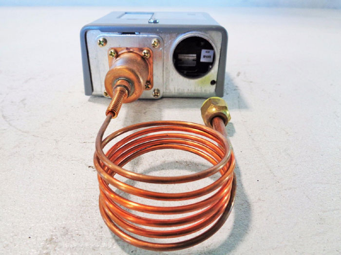 JOHNSON CONTROLS ALL RANGE PRESSURE CONTROLLER P72AA-27C