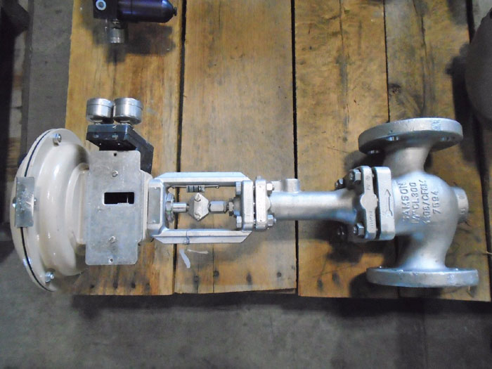 SAMSON 1-1/2" 300# CF8M ACTUATED GLOBE VALVE MODEL 3277 / SERIAL 0207