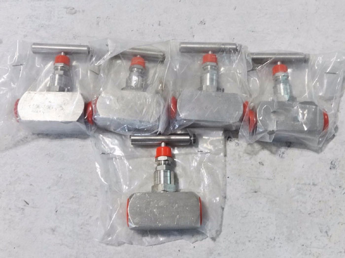 LOT OF (5) OLIVER 3/8" 10,000 PSI 316SS ISOLATING NEEDLE VALVES F38S/HP/NA
