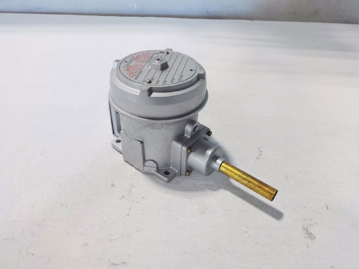 UNITED ELECTRIC TEMPERATURE SWITCH B121 121
