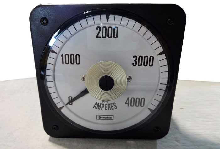 CROMPTON ANALOG AMMETER 007-05FA-LSUE-C7 OR AC VOLT METER 007-05GA-PZSJ-C7