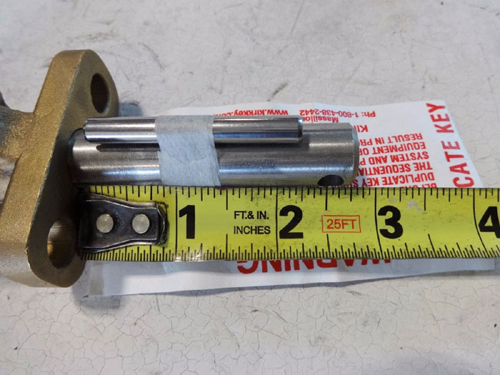 KIRK KEY TYPE B BASE MOUNTED STANDARD DUTY BOLT INTERLOCK W/ 2-3/4" BOLT LENGTH