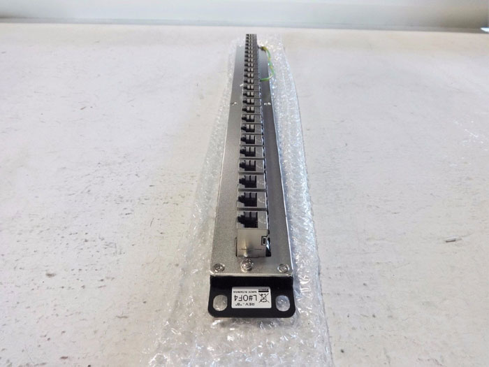 BLACK BOX FEED-THROUGH CAT6 PATCH PANEL 24 PORT SHIELDED JPM814A
