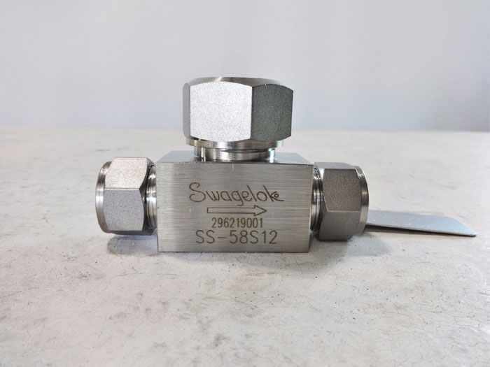 SWAGELOK 3/4" TUBE LIFT CHECK VALVE SS-58S12