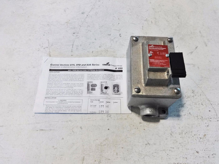 COOPER CROUSE-HINDS EXPLOSION PROOF SIDE OPERATED PUSH BUTTON STATION EDS2596