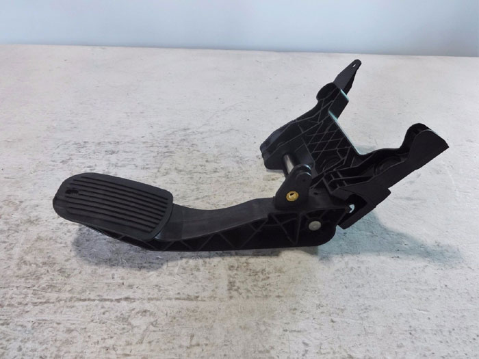 HYSTER BRAKE PEDAL & GAS PEDAL SET 8547128  PA+30GF