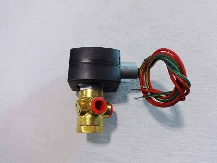 ASCO RED HAT 3-WAY 1/4" SOLENOID VALVE EF8320G184