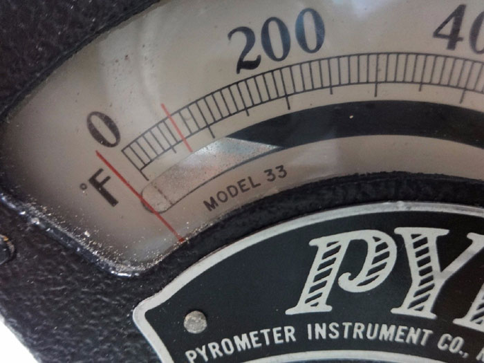 PYROMETER INSTRUMENT CO. SURFACE PYROMETER MODEL 33