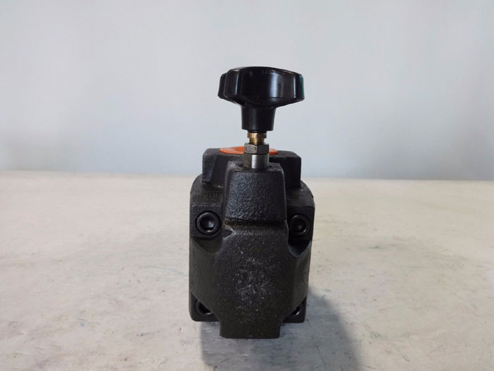 VICKERS 1-1/4" HYDRAULIC RELIEF VALVE CT 10 B 30