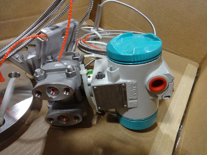 SIEMENS 3" 150 DIFFERENTIAL PRESSURE TRANSMITTER 7MF4433 w/ DIAPHRAGMS