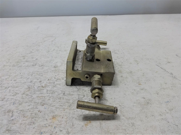 LOT OF (5) ANDERSON GREENWOOD DIFFERENTIAL PRESSURE MANIFOLD VALVES M4THIC-4