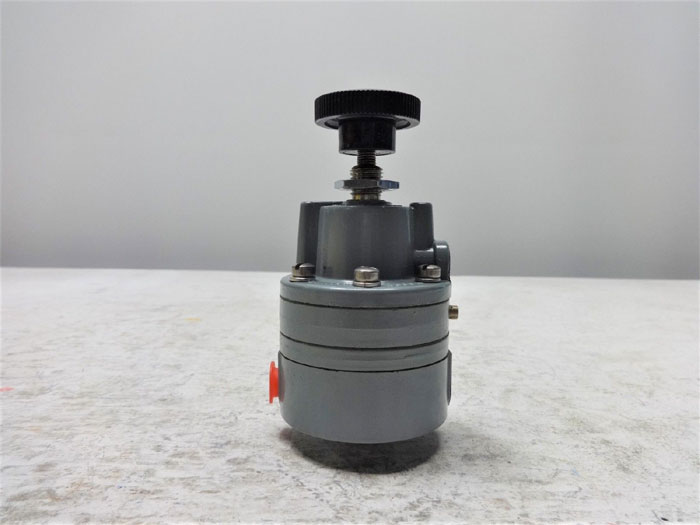 MOORE NULLMATIC PRESSURE REGULATOR 41-15