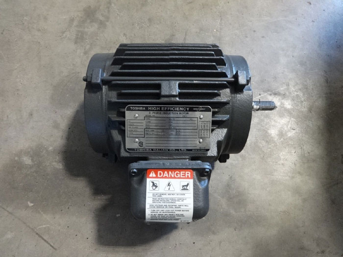 TOSHIBA HIGH EFFICIENCY 3-PHASE INDUCTION MOTOR .5 HP TYPE IK MODEL 4PAX50N3GCNZ