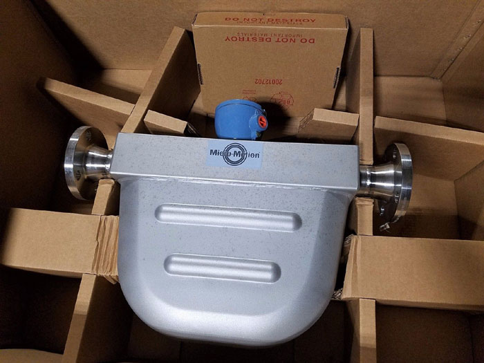 MICRO MOTION MASS FLOW METER 2" 150# R200S418NQBAEZZZZ (E)