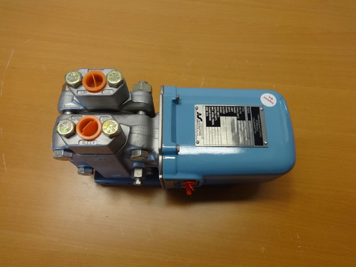 FOXBORO DIFFERENTIAL PRESSURE TRANSMITTER 13A-MS2