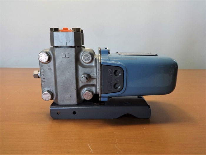 FOXBORO DIFFERENTIAL PRESSURE TRANSMITTER 13A-MS2