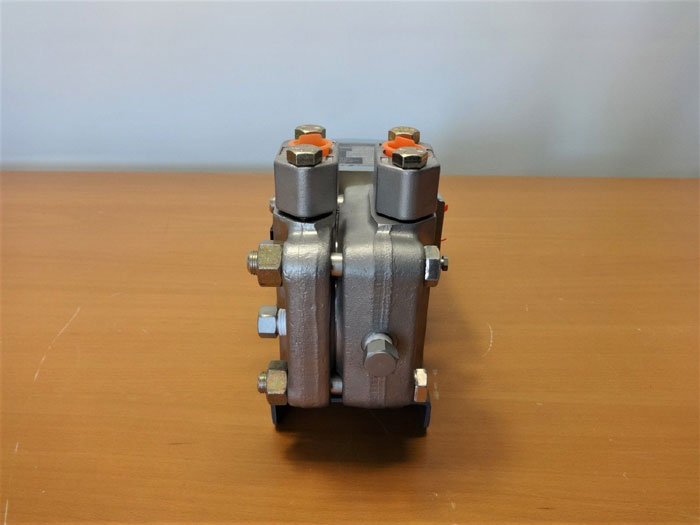 FOXBORO DIFFERENTIAL PRESSURE TRANSMITTER 13A-MS2