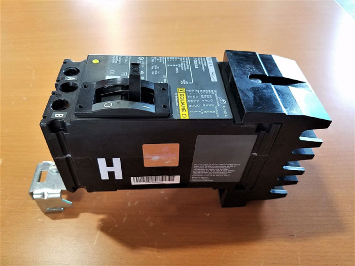 SQUARE D 60 AMP, 2 POLE CIRCUIT BREAKER FH26060AB