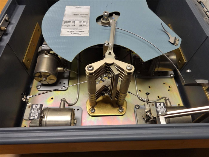 FOXBORO PNEUMATIC CIRCULAR CHART DRIVE RECORDER M/40PR-RFX4F/PC-00