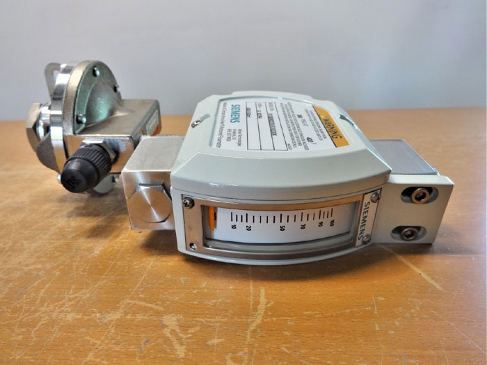 SIEMENS WALLACE & TIERNAN ARMA-VIEW II ARMORED FLOWMETER 5135M02XVXIXDXX