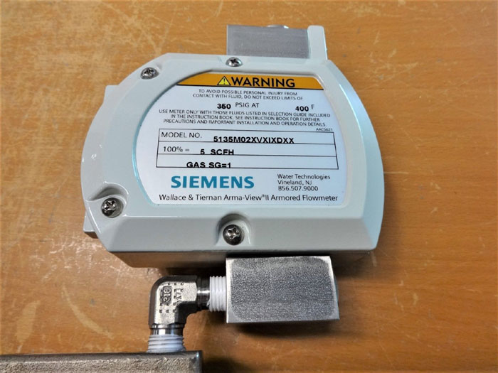 SIEMENS WALLACE & TIERNAN ARMA-VIEW II ARMORED FLOWMETER 5135M02XVXIXDXX