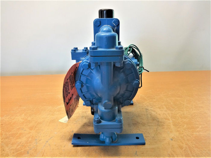 SANDPIPER 1/2" AIR DOUBLE DIAPHRAGM PUMP 125 PSI, S05B1A2TANS700.