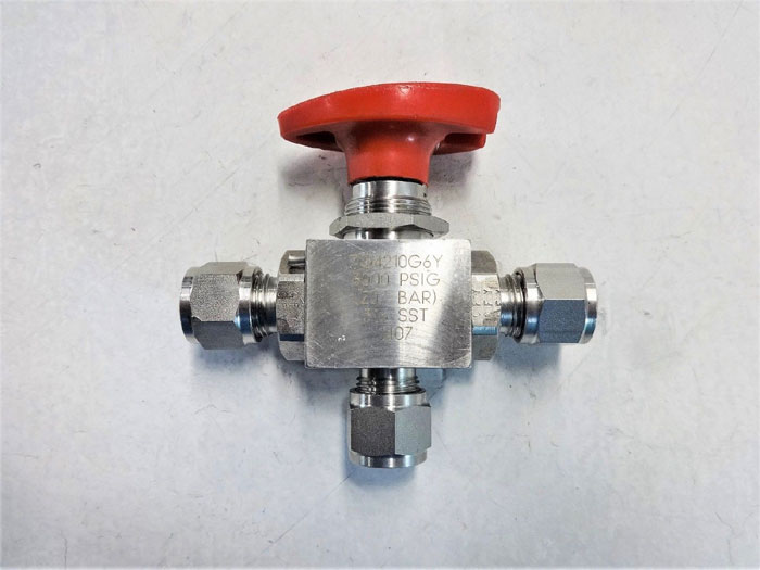 HOKE 3/8" TUBE END 3-WAY BALL VALVE, 316 STAINLESS STEEL, 3000 PSI, #7G4210G6Y