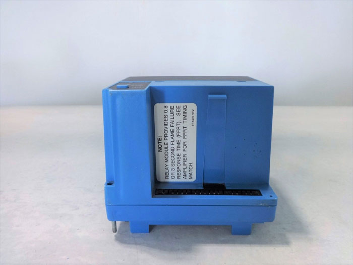 HONEYWELL BURNER CONTROL PRIMARY FLAME SWITCH RM7823 A 1016