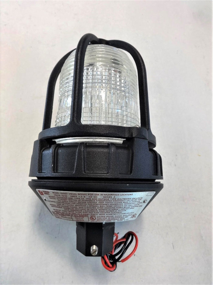 FEDERAL SIGNAL CLEAR STROBE LIGHT FOR HAZARDOUS LOCATIONS #154XST-1224C