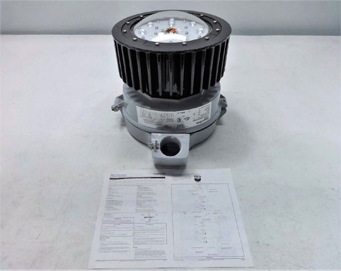 Cooper Crouse-Hinds VMV7LJ/UNV1 Champ LED Luminaire 100W for Hazardous Location