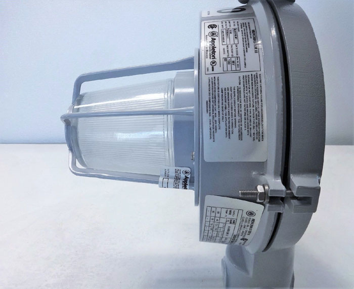 Appleton MercMaster III Low Profile Luminaire Light Fixture MLWL102G1GMT