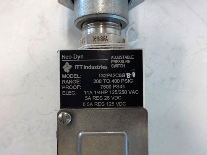 ITT Neo-Dyn Adjustable Pressure Switch 132P42C6G w/ Cooper E1H20 Enclosure Assy