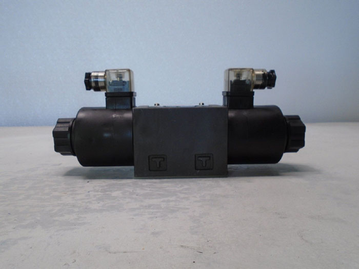 Hyvair Directional Valve D05SD-2F-24D-35