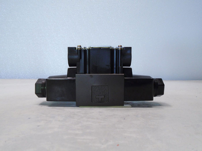 Yuken Directional Valve DSG-01-3C60-A120-7090