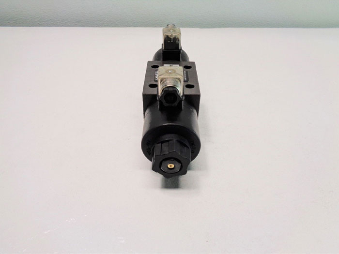 Hyvair Directional Valve D05SD-2B-24D-35