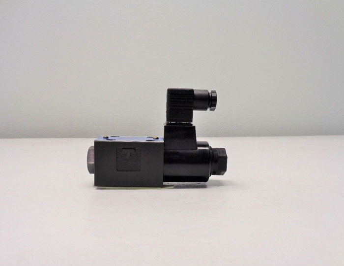 Yuken Directional Valve S-DSG-01-2B2-D24-N-7090