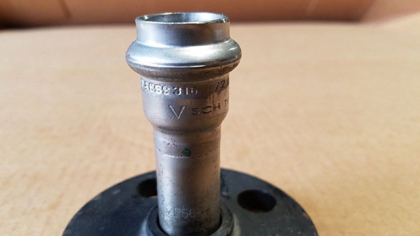 Victaulic Vic-Press 1/2" Coupling 316SS w/ 1/2" 150# Van Stone Flange A105 #P566