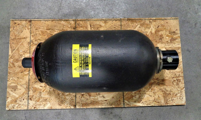 Hydac 2.5 Gallon Accumulator, 3000 PSI, Type SB330-10A1/116S-210C, Part# 0250024