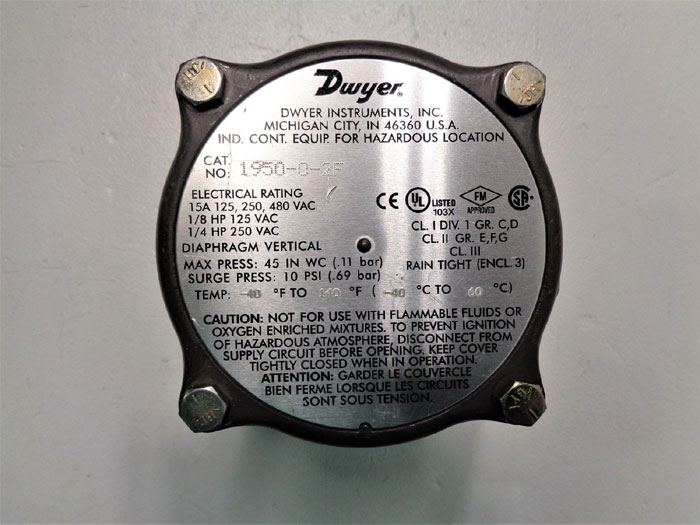 Dwyer Differential Pressure Switch 1950-0-2F