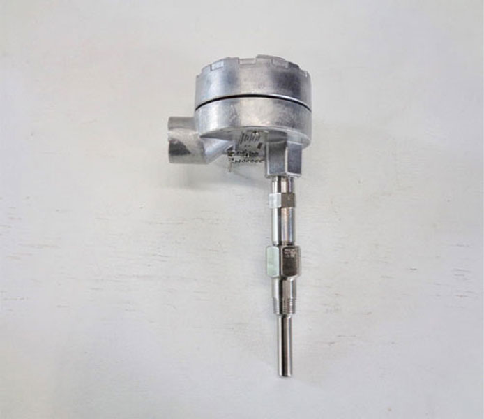 Rosemount 78R Volume 1 Sensor Assembly, Stainless 78R21N00A020T32 w/ Thermowell