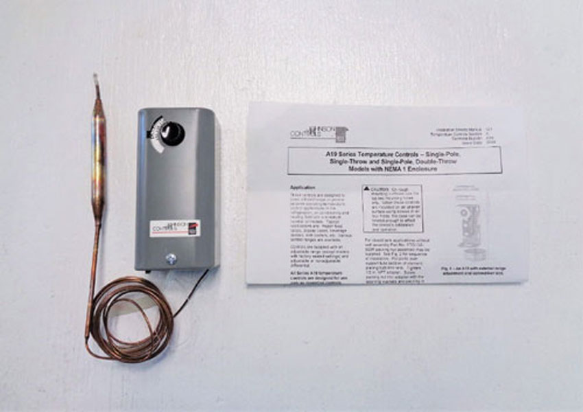 Lot of (2) Johnson Controls Temperature Control A19ABC-4C